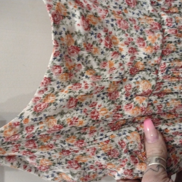 Medium Volcom Top - Picture 3 of 3